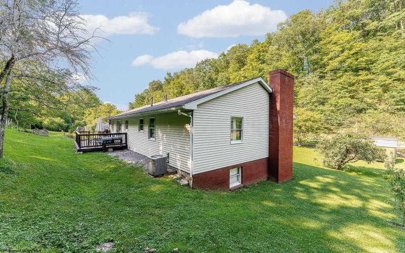 6090 Fairmont Road, Rivesville, West Virginia 26588, 4 Bedrooms Bedrooms, 8 Rooms Rooms,3 BathroomsBathrooms,Single Family Detached,For Sale,Fairmont,10160465