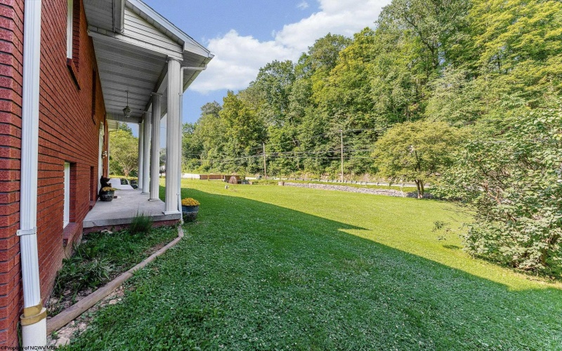 6090 Fairmont Road, Rivesville, West Virginia 26588, 4 Bedrooms Bedrooms, 8 Rooms Rooms,3 BathroomsBathrooms,Single Family Detached,For Sale,Fairmont,10160465