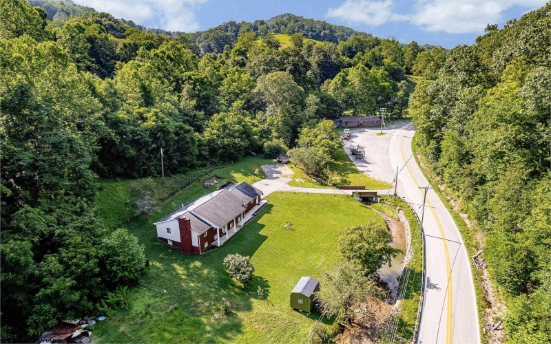 6090 Fairmont Road, Rivesville, West Virginia 26588, 4 Bedrooms Bedrooms, 8 Rooms Rooms,3 BathroomsBathrooms,Single Family Detached,For Sale,Fairmont,10160465