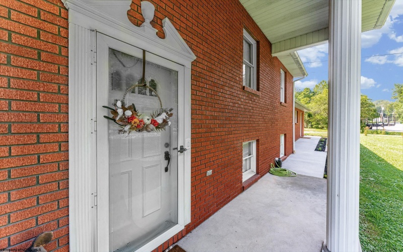 6090 Fairmont Road, Rivesville, West Virginia 26588, 4 Bedrooms Bedrooms, 8 Rooms Rooms,3 BathroomsBathrooms,Single Family Detached,For Sale,Fairmont,10160465