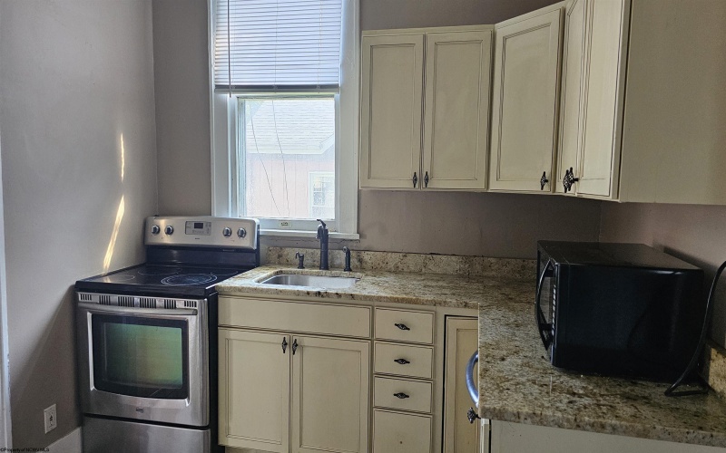 774 Garrison Avenue, Morgantown, West Virginia 26505, 3 Bedrooms Bedrooms, 7 Rooms Rooms,2 BathroomsBathrooms,Single Family Detached,For Sale,Garrison,10160469