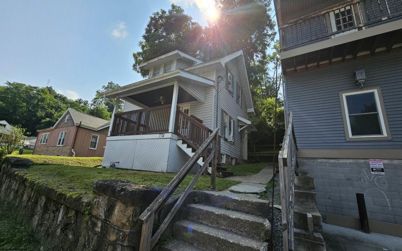 774 Garrison Avenue, Morgantown, West Virginia 26505, 3 Bedrooms Bedrooms, 7 Rooms Rooms,2 BathroomsBathrooms,Single Family Detached,For Sale,Garrison,10160469