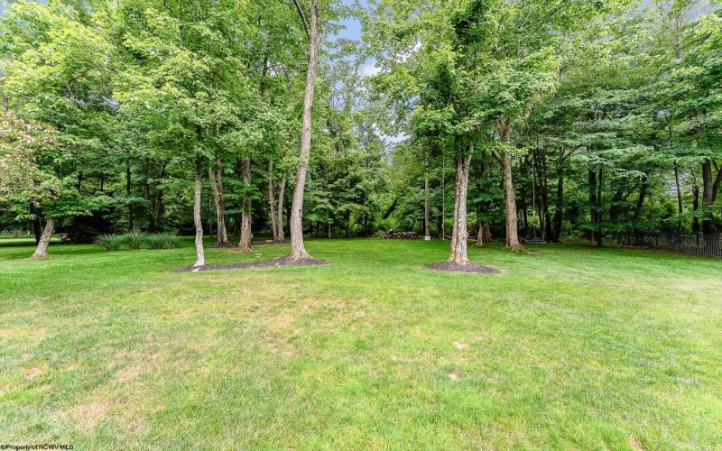 1044 Cross Creek Drive, Uniontown, Pennsylvania 15401, 4 Bedrooms Bedrooms, 7 Rooms Rooms,2 BathroomsBathrooms,Single Family Detached,For Sale,Cross Creek,10160477