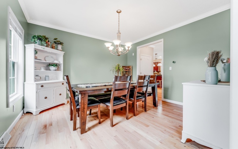 1044 Cross Creek Drive, Uniontown, Pennsylvania 15401, 4 Bedrooms Bedrooms, 7 Rooms Rooms,2 BathroomsBathrooms,Single Family Detached,For Sale,Cross Creek,10160477