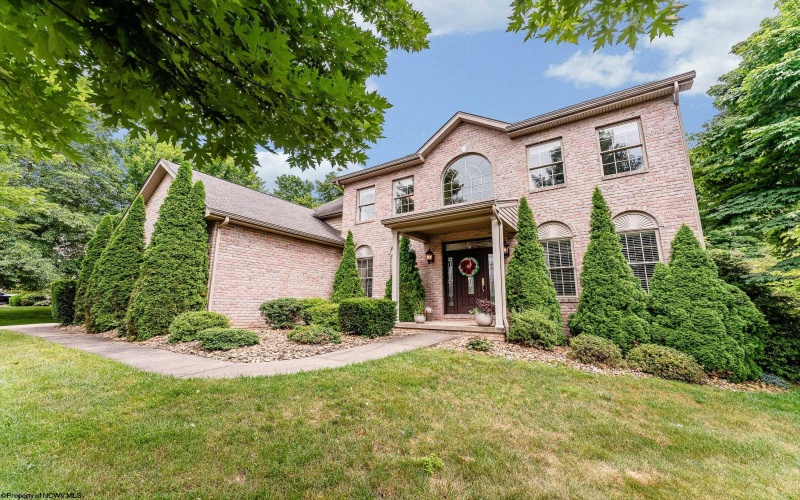 1044 Cross Creek Drive, Uniontown, Pennsylvania 15401, 4 Bedrooms Bedrooms, 7 Rooms Rooms,2 BathroomsBathrooms,Single Family Detached,For Sale,Cross Creek,10160477