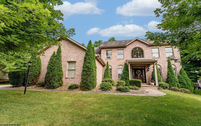 1044 Cross Creek Drive, Uniontown, Pennsylvania 15401, 4 Bedrooms Bedrooms, 7 Rooms Rooms,2 BathroomsBathrooms,Single Family Detached,For Sale,Cross Creek,10160477