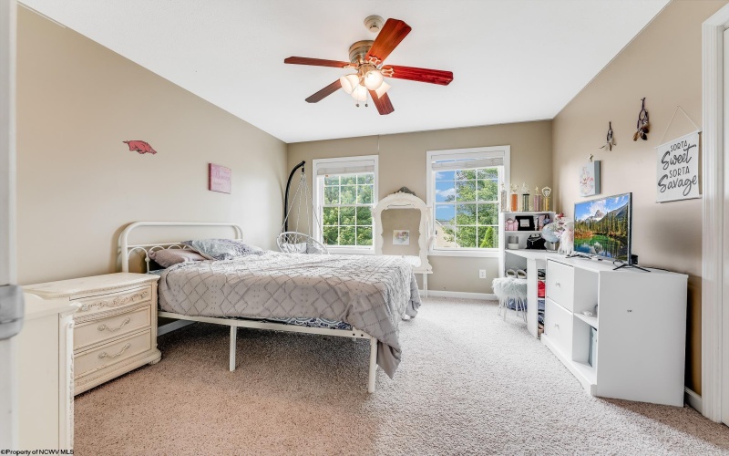 1044 Cross Creek Drive, Uniontown, Pennsylvania 15401, 4 Bedrooms Bedrooms, 7 Rooms Rooms,2 BathroomsBathrooms,Single Family Detached,For Sale,Cross Creek,10160477