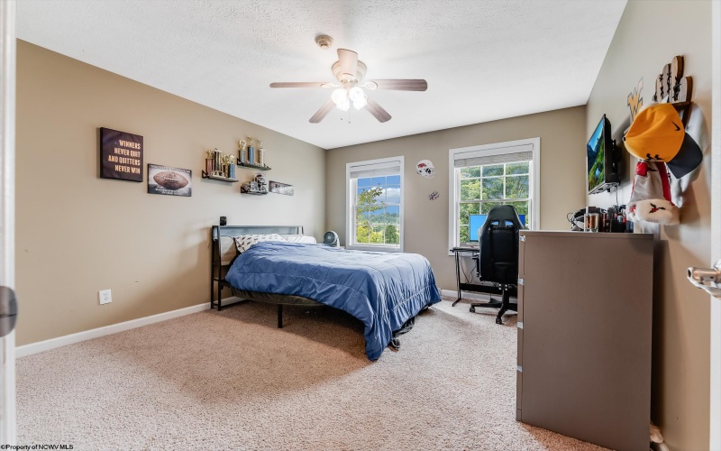 1044 Cross Creek Drive, Uniontown, Pennsylvania 15401, 4 Bedrooms Bedrooms, 7 Rooms Rooms,2 BathroomsBathrooms,Single Family Detached,For Sale,Cross Creek,10160477
