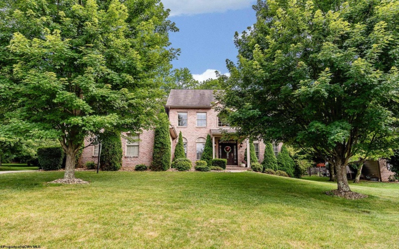 1044 Cross Creek Drive, Uniontown, Pennsylvania 15401, 4 Bedrooms Bedrooms, 7 Rooms Rooms,2 BathroomsBathrooms,Single Family Detached,For Sale,Cross Creek,10160477