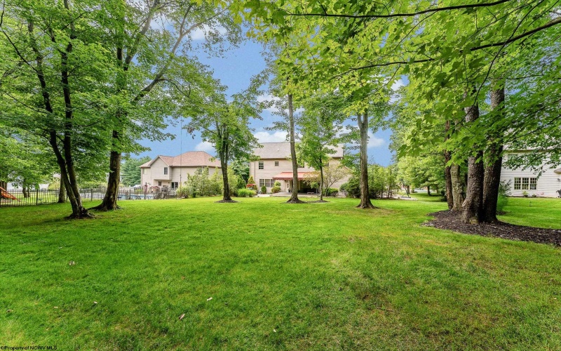 1044 Cross Creek Drive, Uniontown, Pennsylvania 15401, 4 Bedrooms Bedrooms, 7 Rooms Rooms,2 BathroomsBathrooms,Single Family Detached,For Sale,Cross Creek,10160477