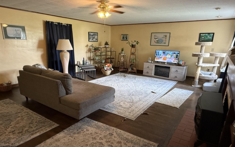 159 Camden Avenue, Buckhannon, West Virginia 26201, 3 Bedrooms Bedrooms, 6 Rooms Rooms,1 BathroomBathrooms,Single Family Detached,For Sale,Camden,10160486