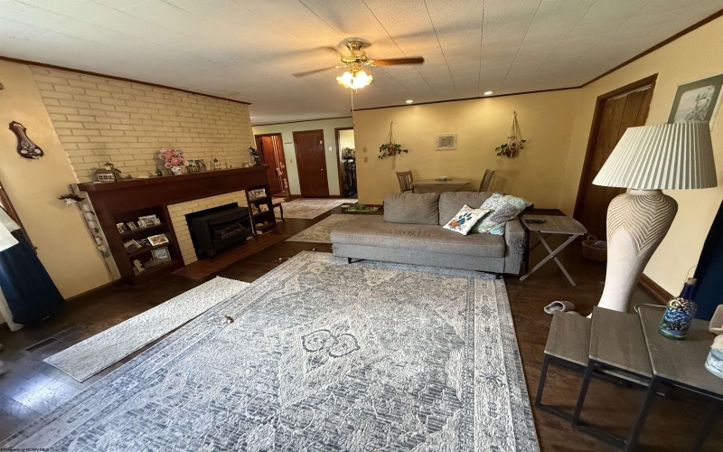 159 Camden Avenue, Buckhannon, West Virginia 26201, 3 Bedrooms Bedrooms, 6 Rooms Rooms,1 BathroomBathrooms,Single Family Detached,For Sale,Camden,10160486