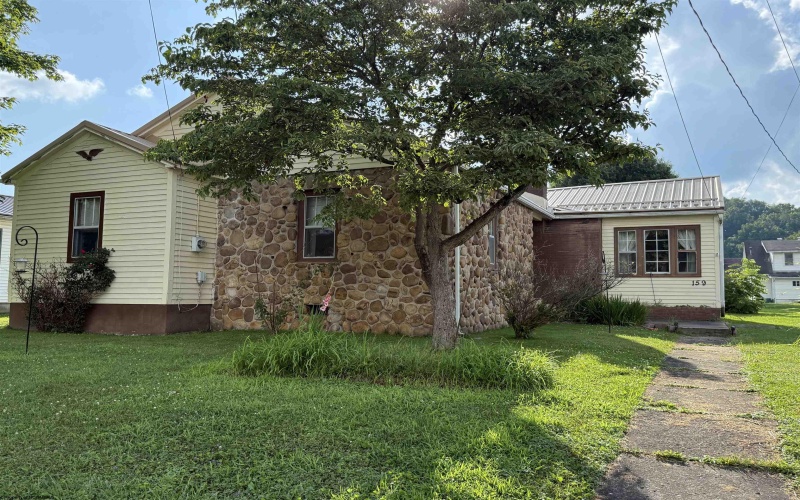 159 Camden Avenue, Buckhannon, West Virginia 26201, 3 Bedrooms Bedrooms, 6 Rooms Rooms,1 BathroomBathrooms,Single Family Detached,For Sale,Camden,10160486