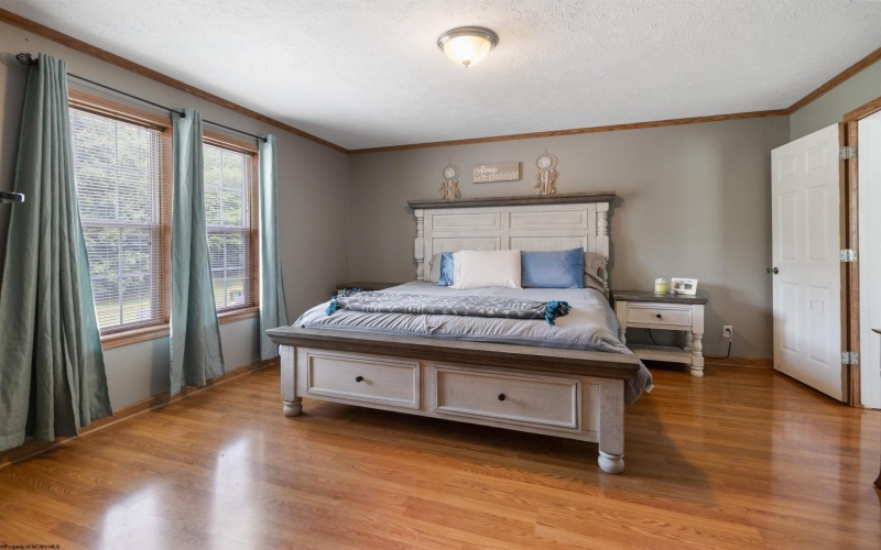 186 Robin Lane, Mount Clare, West Virginia 26408, 3 Bedrooms Bedrooms, 6 Rooms Rooms,2 BathroomsBathrooms,Single Family Detached,For Sale,Robin,10160492