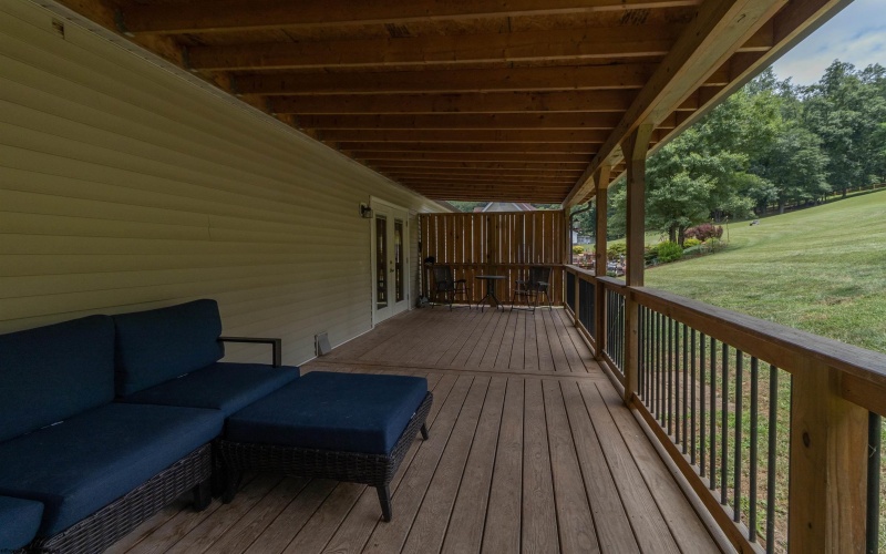 186 Robin Lane, Mount Clare, West Virginia 26408, 3 Bedrooms Bedrooms, 6 Rooms Rooms,2 BathroomsBathrooms,Single Family Detached,For Sale,Robin,10160492