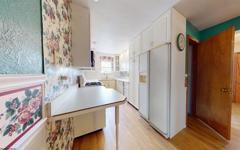 3694 Fairmont Avenue, Fairmont, West Virginia 26554, 3 Bedrooms Bedrooms, 9 Rooms Rooms,2 BathroomsBathrooms,Single Family Detached,For Sale,Fairmont,10160498