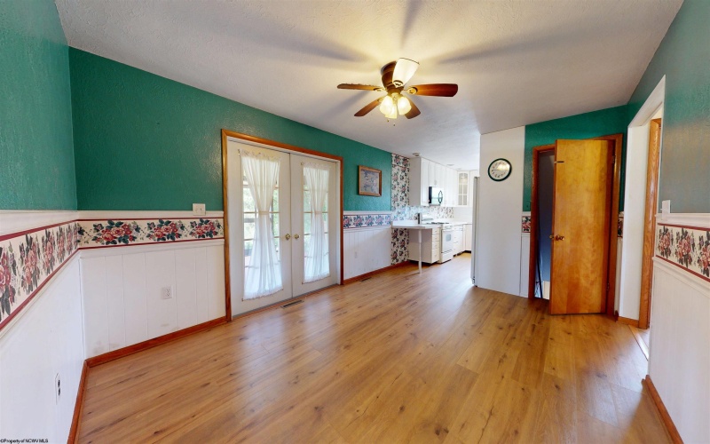 3694 Fairmont Avenue, Fairmont, West Virginia 26554, 3 Bedrooms Bedrooms, 9 Rooms Rooms,2 BathroomsBathrooms,Single Family Detached,For Sale,Fairmont,10160498