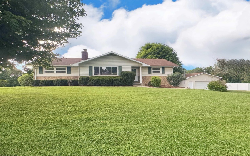 3694 Fairmont Avenue, Fairmont, West Virginia 26554, 3 Bedrooms Bedrooms, 9 Rooms Rooms,2 BathroomsBathrooms,Single Family Detached,For Sale,Fairmont,10160498