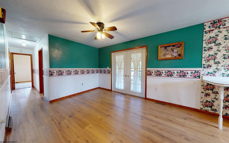 3694 Fairmont Avenue, Fairmont, West Virginia 26554, 3 Bedrooms Bedrooms, 9 Rooms Rooms,2 BathroomsBathrooms,Single Family Detached,For Sale,Fairmont,10160498