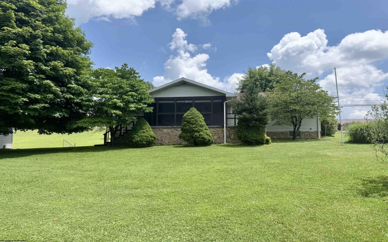 3694 Fairmont Avenue, Fairmont, West Virginia 26554, 3 Bedrooms Bedrooms, 9 Rooms Rooms,2 BathroomsBathrooms,Single Family Detached,For Sale,Fairmont,10160498