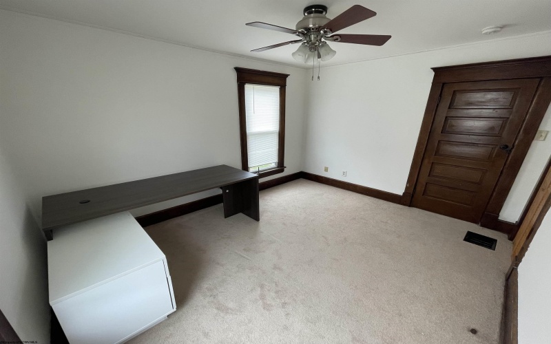 607 Maryland Avenue, Fairmont, West Virginia 26554, 3 Bedrooms Bedrooms, 6 Rooms Rooms,1 BathroomBathrooms,Single Family Detached,For Sale,Maryland,10158652