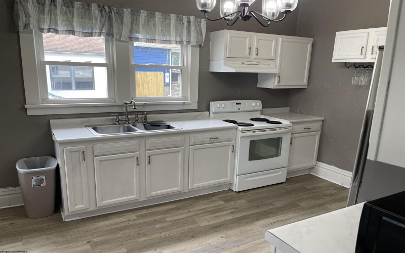 607 Maryland Avenue, Fairmont, West Virginia 26554, 3 Bedrooms Bedrooms, 6 Rooms Rooms,1 BathroomBathrooms,Single Family Detached,For Sale,Maryland,10158652