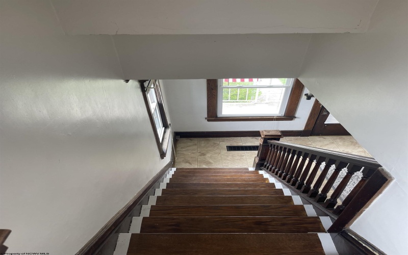 607 Maryland Avenue, Fairmont, West Virginia 26554, 3 Bedrooms Bedrooms, 6 Rooms Rooms,1 BathroomBathrooms,Single Family Detached,For Sale,Maryland,10158652