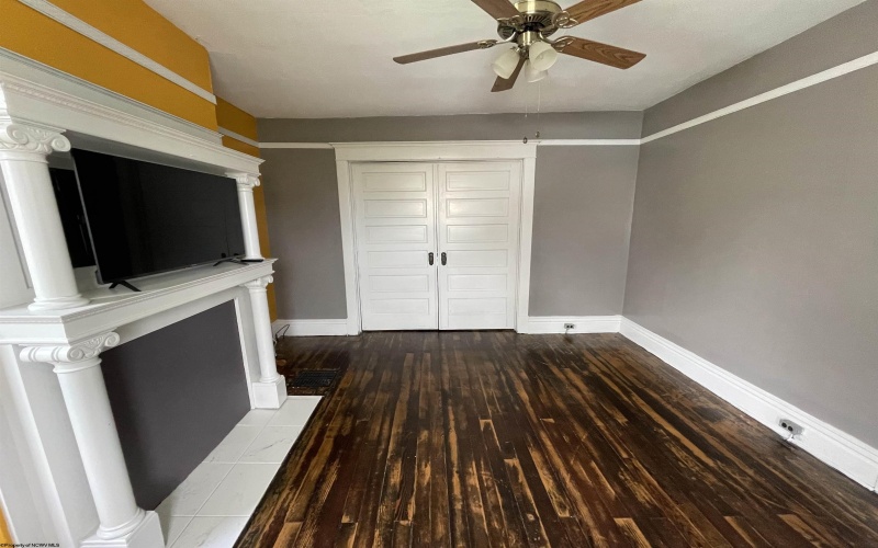 607 Maryland Avenue, Fairmont, West Virginia 26554, 3 Bedrooms Bedrooms, 6 Rooms Rooms,1 BathroomBathrooms,Single Family Detached,For Sale,Maryland,10158652