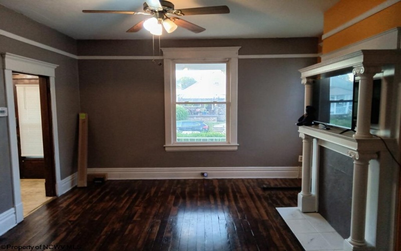 607 Maryland Avenue, Fairmont, West Virginia 26554, 3 Bedrooms Bedrooms, 6 Rooms Rooms,1 BathroomBathrooms,Single Family Detached,For Sale,Maryland,10158652