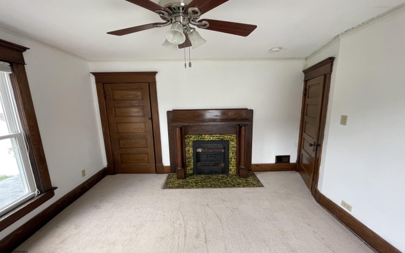 607 Maryland Avenue, Fairmont, West Virginia 26554, 3 Bedrooms Bedrooms, 6 Rooms Rooms,1 BathroomBathrooms,Single Family Detached,For Sale,Maryland,10158652