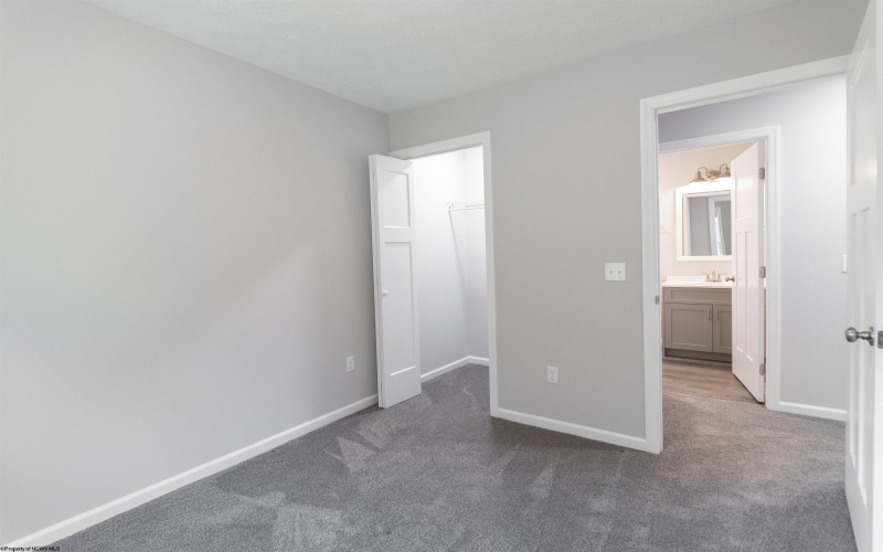 131 Frisco Lane, Bridgeport, West Virginia 26330, 4 Bedrooms Bedrooms, 7 Rooms Rooms,2 BathroomsBathrooms,Single Family Attached,For Sale,Frisco,10160514