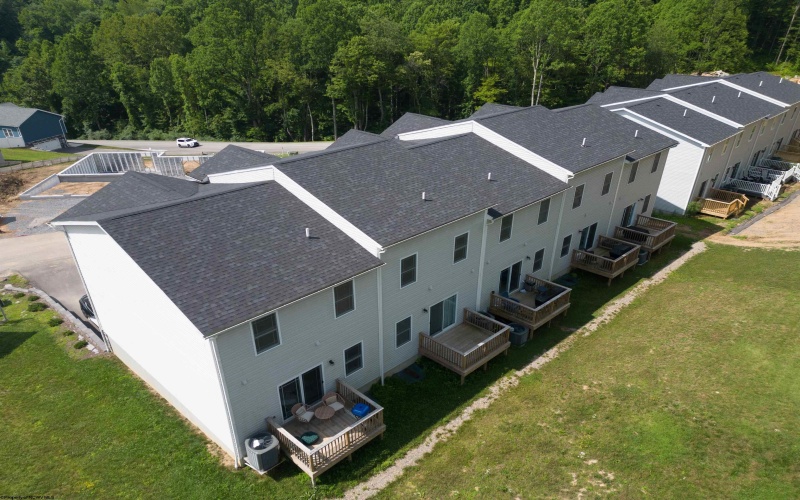 131 Frisco Lane, Bridgeport, West Virginia 26330, 4 Bedrooms Bedrooms, 7 Rooms Rooms,2 BathroomsBathrooms,Single Family Attached,For Sale,Frisco,10160514