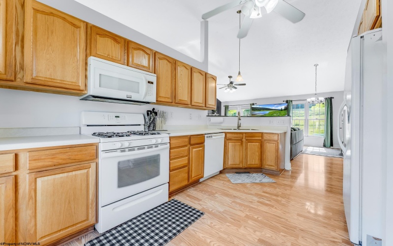 102 June Lane, Morgantown, West Virginia 26508, 3 Bedrooms Bedrooms, 7 Rooms Rooms,3 BathroomsBathrooms,Single Family Detached,For Sale,June,10160512