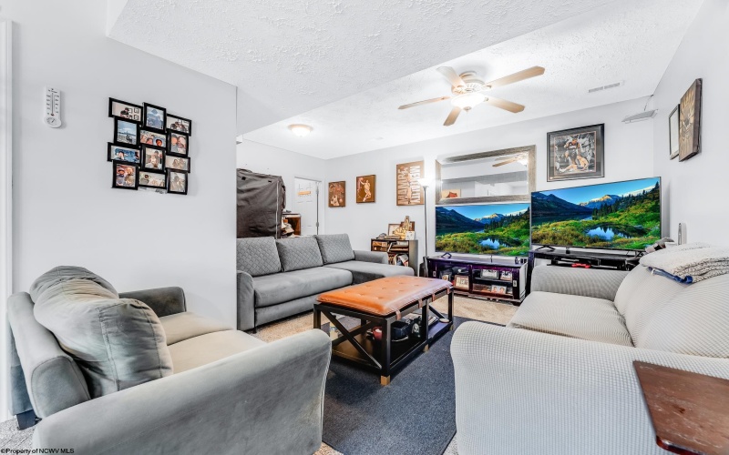 102 June Lane, Morgantown, West Virginia 26508, 3 Bedrooms Bedrooms, 7 Rooms Rooms,3 BathroomsBathrooms,Single Family Detached,For Sale,June,10160512