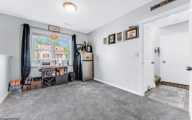 102 June Lane, Morgantown, West Virginia 26508, 3 Bedrooms Bedrooms, 7 Rooms Rooms,3 BathroomsBathrooms,Single Family Detached,For Sale,June,10160512