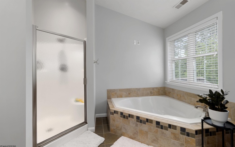 195 Woodside Lane, Bridgeport, West Virginia 26330, 4 Bedrooms Bedrooms, 8 Rooms Rooms,2 BathroomsBathrooms,Single Family Detached,For Sale,Woodside,10160511