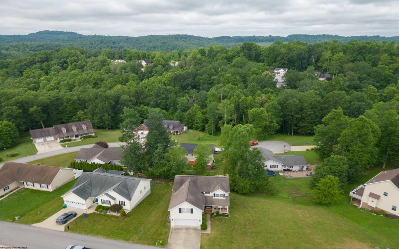195 Woodside Lane, Bridgeport, West Virginia 26330, 4 Bedrooms Bedrooms, 8 Rooms Rooms,2 BathroomsBathrooms,Single Family Detached,For Sale,Woodside,10160511