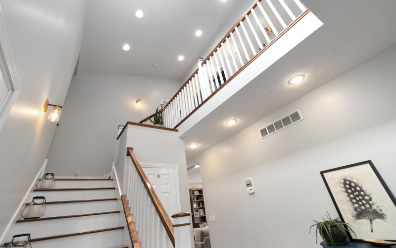 195 Woodside Lane, Bridgeport, West Virginia 26330, 4 Bedrooms Bedrooms, 8 Rooms Rooms,2 BathroomsBathrooms,Single Family Detached,For Sale,Woodside,10160511