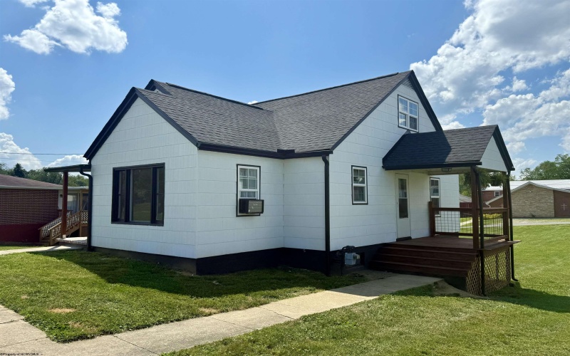 117 Miller Road, Kingwood, West Virginia 26537, 3 Bedrooms Bedrooms, 8 Rooms Rooms,2 BathroomsBathrooms,Single Family Detached,For Sale,Miller,10160499