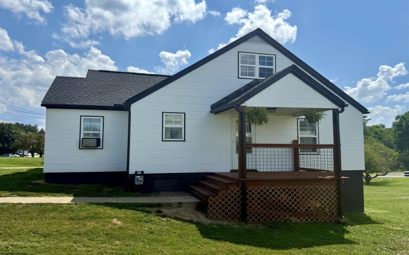117 Miller Road, Kingwood, West Virginia 26537, 3 Bedrooms Bedrooms, 8 Rooms Rooms,2 BathroomsBathrooms,Single Family Detached,For Sale,Miller,10160499