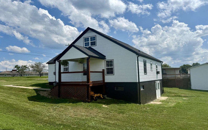 117 Miller Road, Kingwood, West Virginia 26537, 3 Bedrooms Bedrooms, 8 Rooms Rooms,2 BathroomsBathrooms,Single Family Detached,For Sale,Miller,10160499