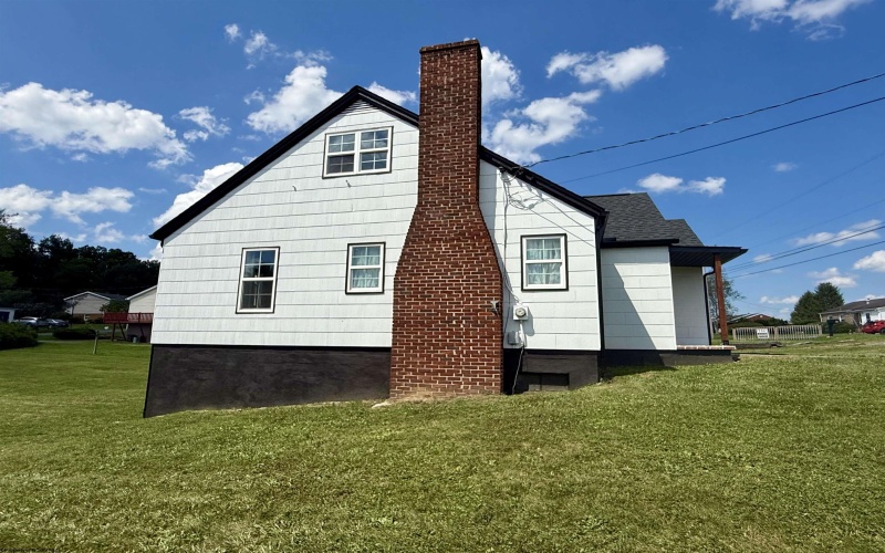 117 Miller Road, Kingwood, West Virginia 26537, 3 Bedrooms Bedrooms, 8 Rooms Rooms,2 BathroomsBathrooms,Single Family Detached,For Sale,Miller,10160499