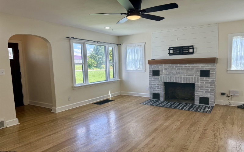 117 Miller Road, Kingwood, West Virginia 26537, 3 Bedrooms Bedrooms, 8 Rooms Rooms,2 BathroomsBathrooms,Single Family Detached,For Sale,Miller,10160499