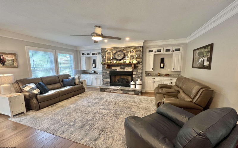 48 Turquoise Way, Bridgeport, West Virginia 26330-0000, 4 Bedrooms Bedrooms, 8 Rooms Rooms,3 BathroomsBathrooms,Single Family Detached,For Sale,Turquoise,10160510