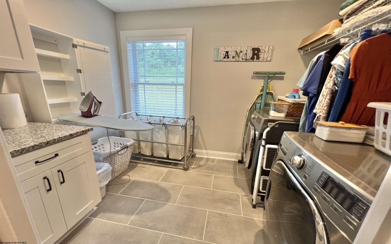48 Turquoise Way, Bridgeport, West Virginia 26330-0000, 4 Bedrooms Bedrooms, 8 Rooms Rooms,3 BathroomsBathrooms,Single Family Detached,For Sale,Turquoise,10160510