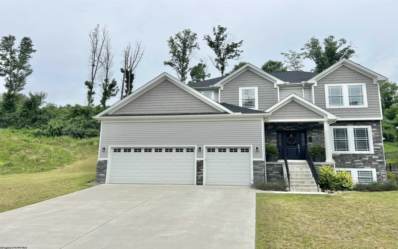 48 Turquoise Way, Bridgeport, West Virginia 26330-0000, 4 Bedrooms Bedrooms, 8 Rooms Rooms,3 BathroomsBathrooms,Single Family Detached,For Sale,Turquoise,10160510