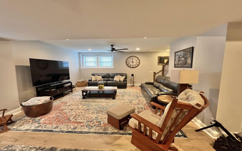 48 Turquoise Way, Bridgeport, West Virginia 26330-0000, 4 Bedrooms Bedrooms, 8 Rooms Rooms,3 BathroomsBathrooms,Single Family Detached,For Sale,Turquoise,10160510