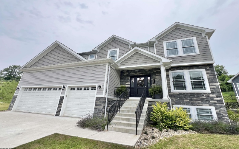 48 Turquoise Way, Bridgeport, West Virginia 26330-0000, 4 Bedrooms Bedrooms, 8 Rooms Rooms,3 BathroomsBathrooms,Single Family Detached,For Sale,Turquoise,10160510