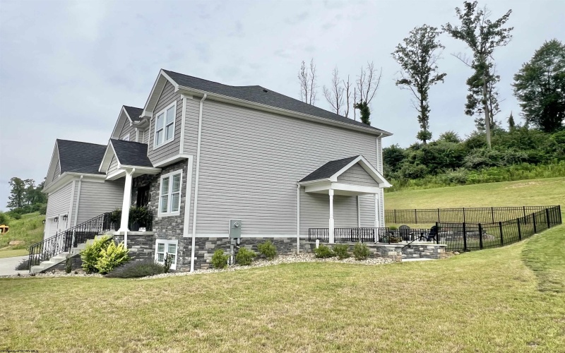 48 Turquoise Way, Bridgeport, West Virginia 26330-0000, 4 Bedrooms Bedrooms, 8 Rooms Rooms,3 BathroomsBathrooms,Single Family Detached,For Sale,Turquoise,10160510