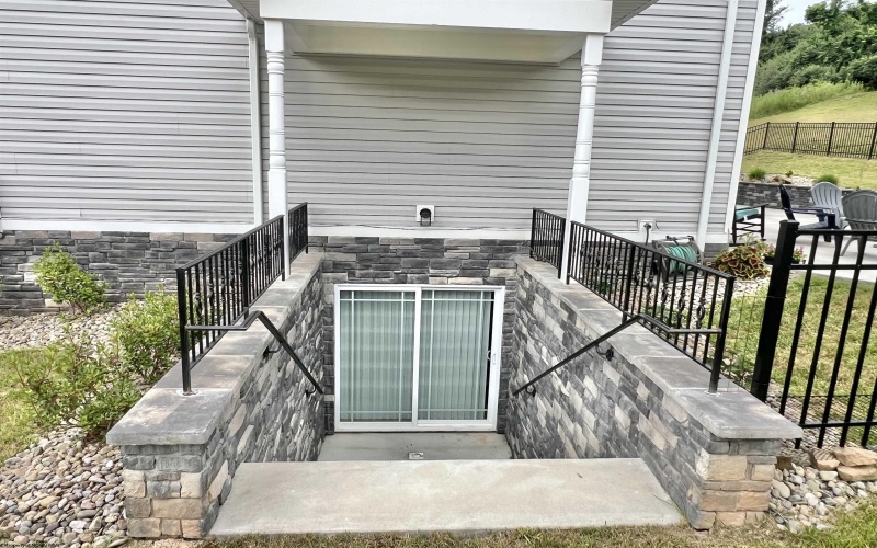 48 Turquoise Way, Bridgeport, West Virginia 26330-0000, 4 Bedrooms Bedrooms, 8 Rooms Rooms,3 BathroomsBathrooms,Single Family Detached,For Sale,Turquoise,10160510